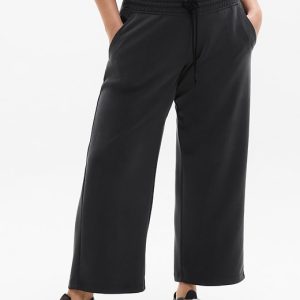 Seasoft Mid Rise Straight Crop