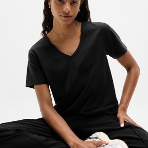 Essential V-Neck Tee