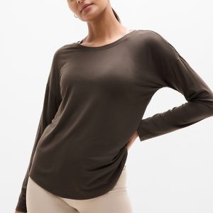 Move With Ease Top