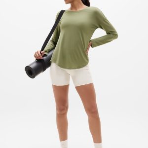 Move With Ease Top